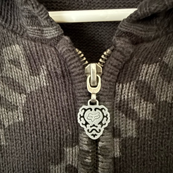 Fox Black and Gray Sweater - Picture 4 of 7